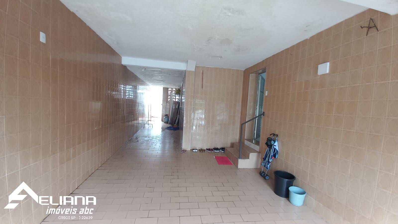 Casa à venda com 2 quartos, 232m² - Foto 1