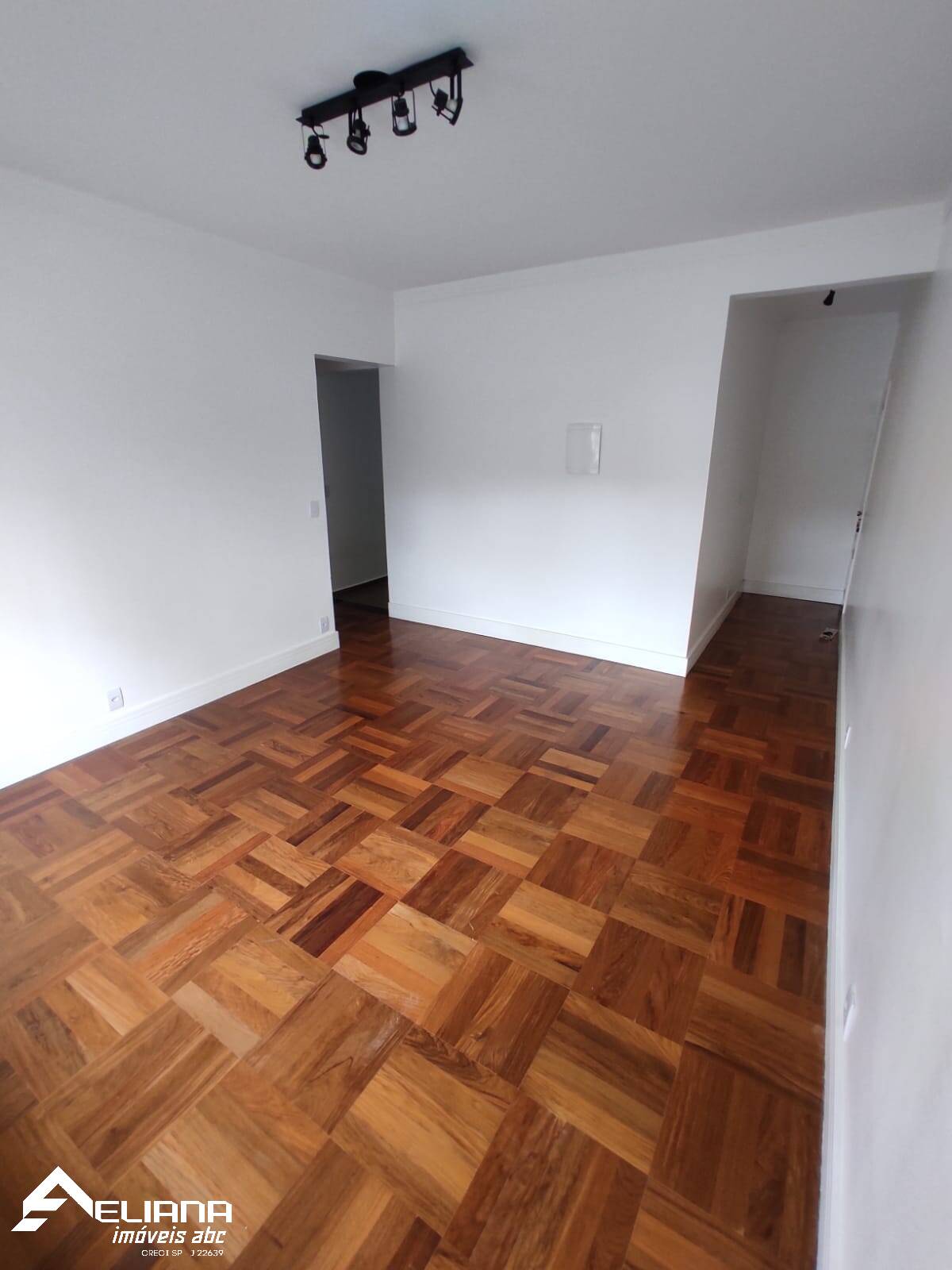 Apartamento à venda com 2 quartos, 84m² - Foto 3