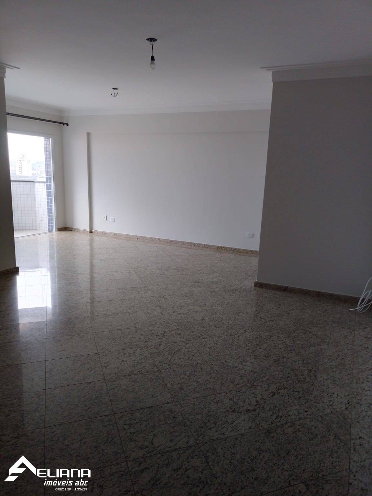 Apartamento à venda com 3 quartos, 137m² - Foto 2