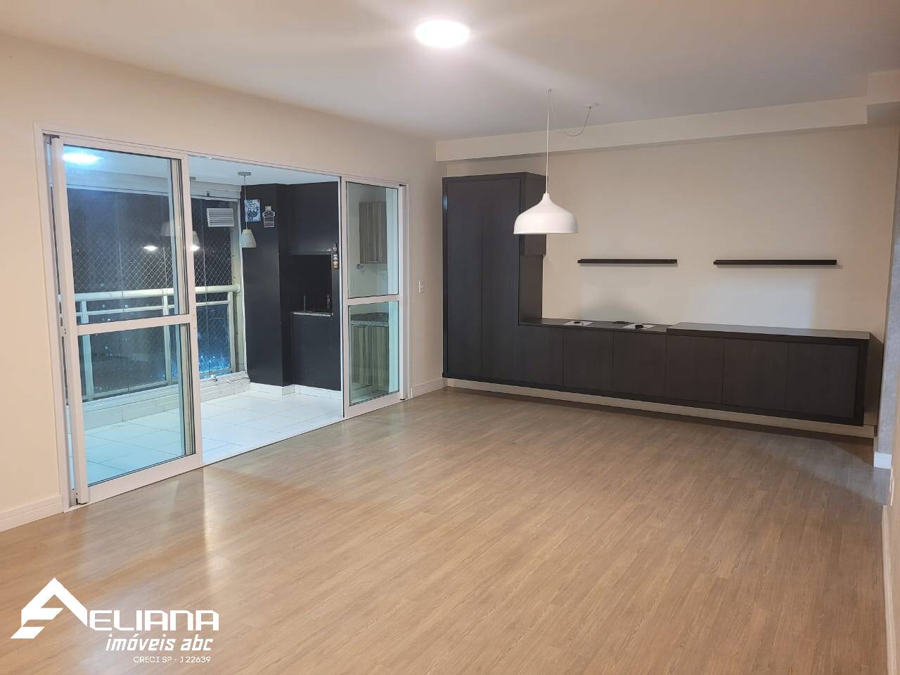 Apartamento à venda com 2 quartos, 96m² - Foto 1