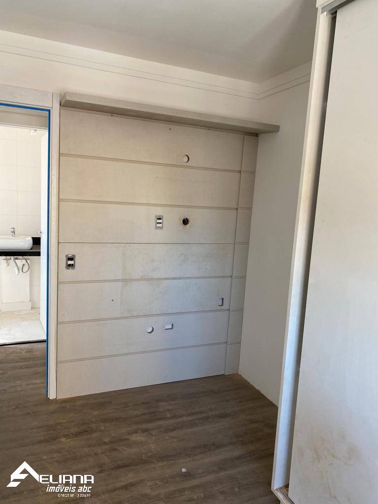 Apartamento à venda com 2 quartos, 64m² - Foto 4