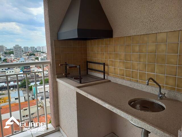 Apartamento à venda com 2 quartos, 67m² - Foto 2