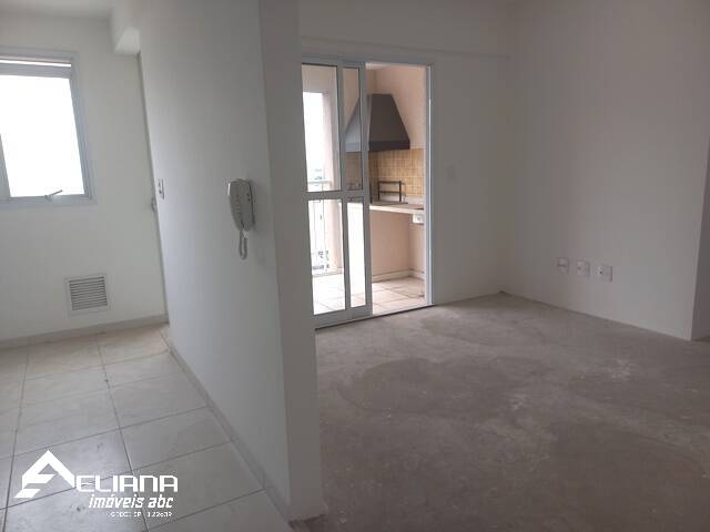 Apartamento à venda com 2 quartos, 67m² - Foto 3