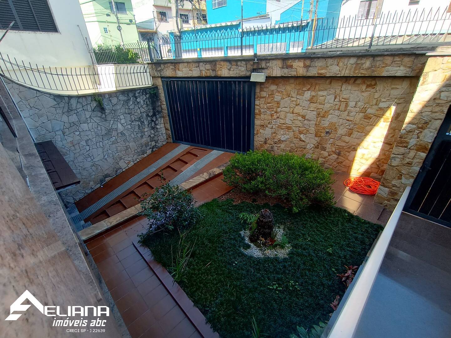 Sobrado à venda com 3 quartos, 281m² - Foto 1