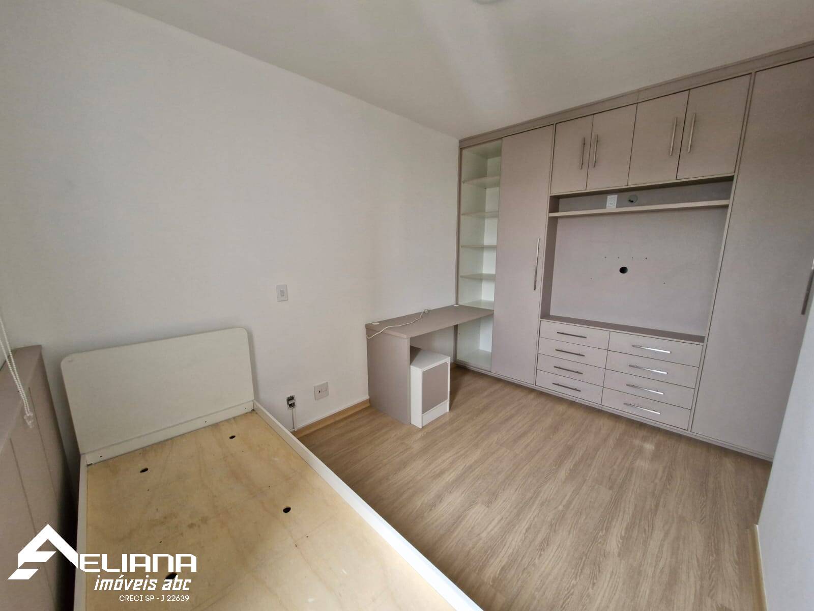 Apartamento à venda com 2 quartos, 70m² - Foto 29