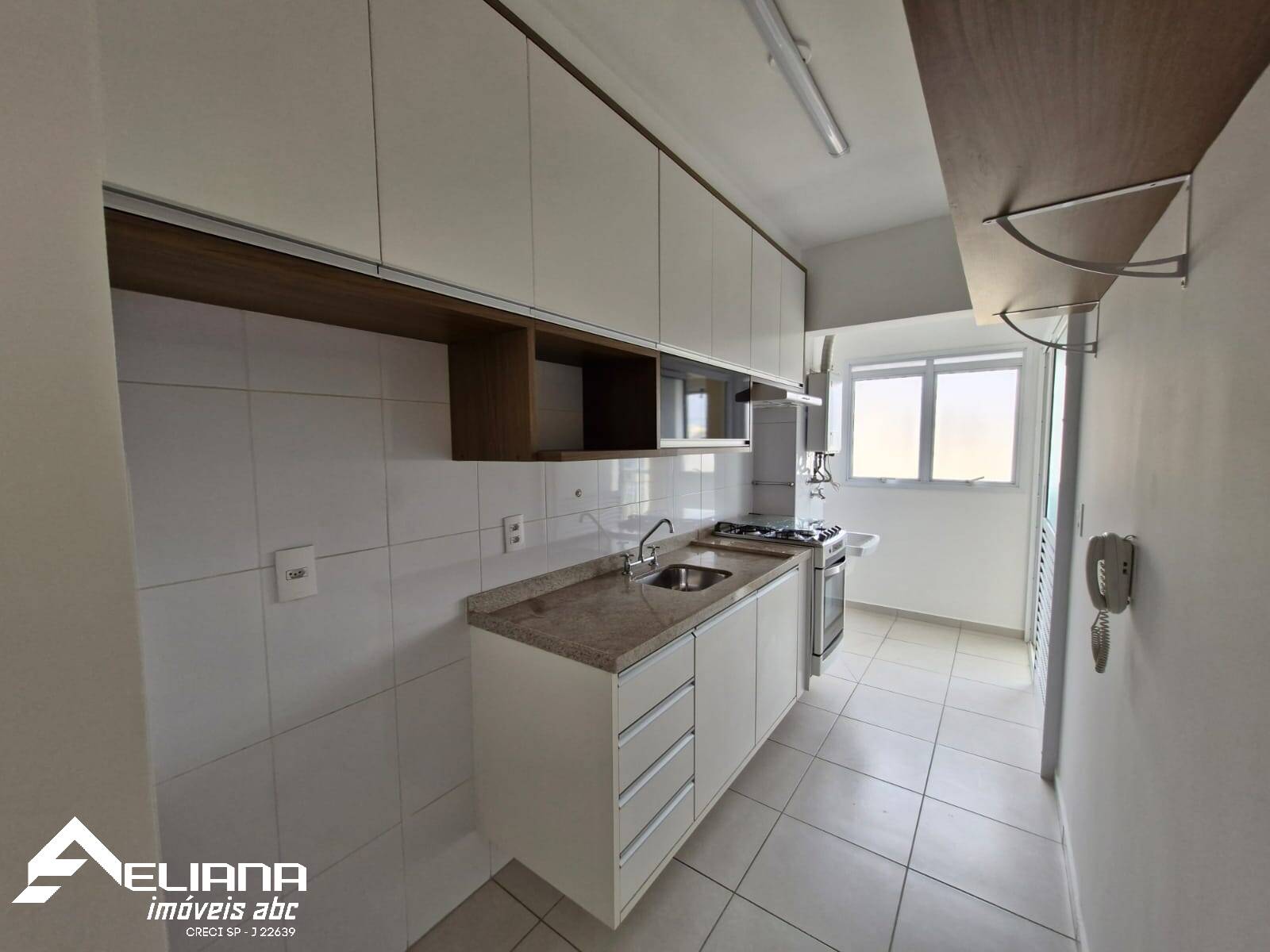 Apartamento à venda com 2 quartos, 70m² - Foto 11