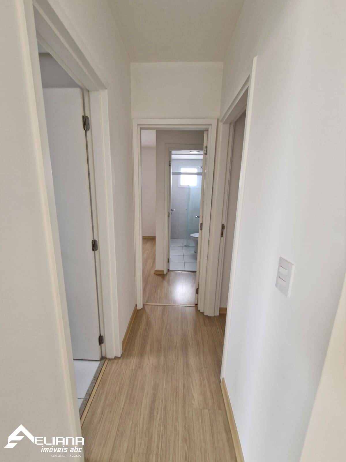 Apartamento à venda com 2 quartos, 70m² - Foto 25