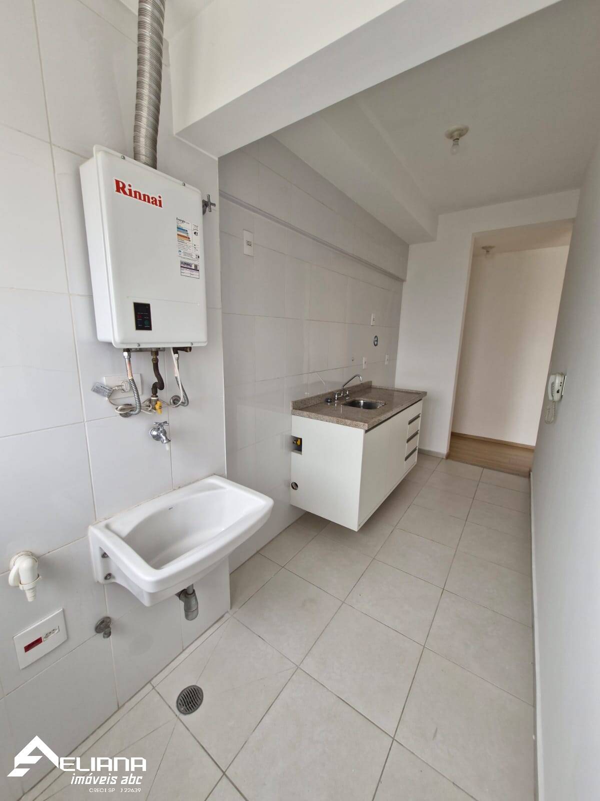 Apartamento à venda com 2 quartos, 70m² - Foto 9