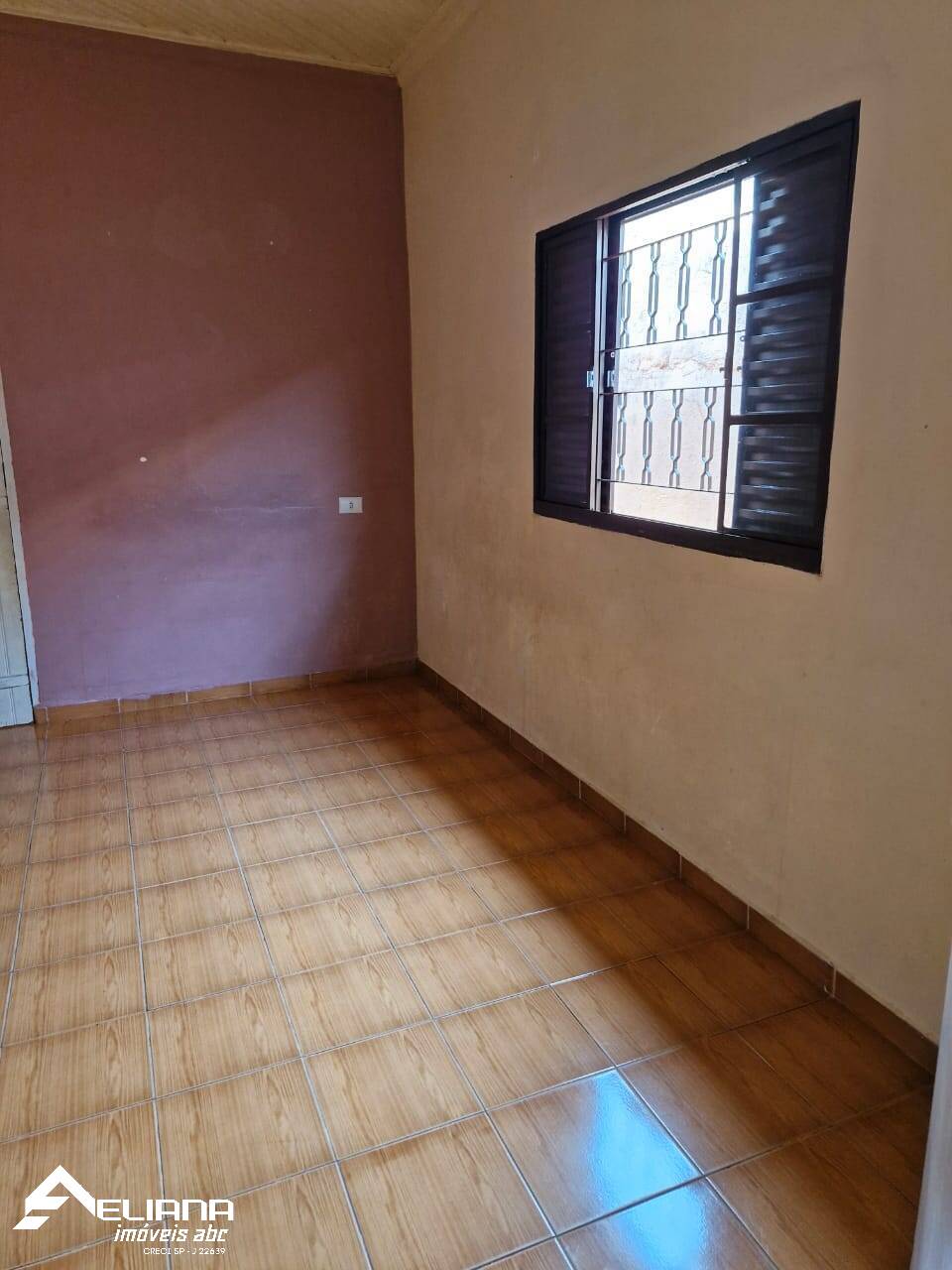 Casa à venda com 2 quartos, 150m² - Foto 2