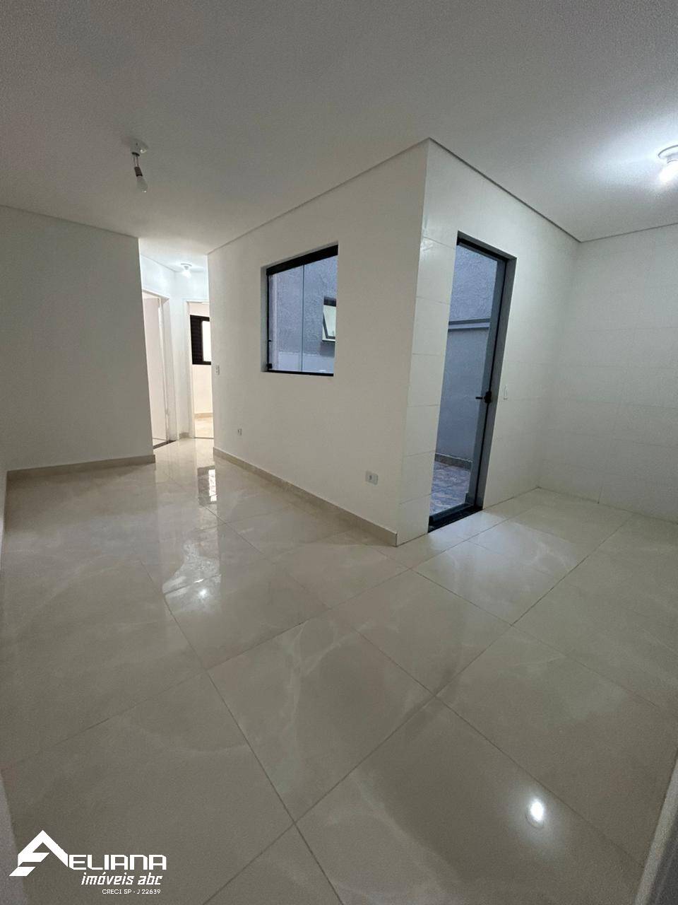 Apartamento à venda com 2 quartos, 43m² - Foto 1