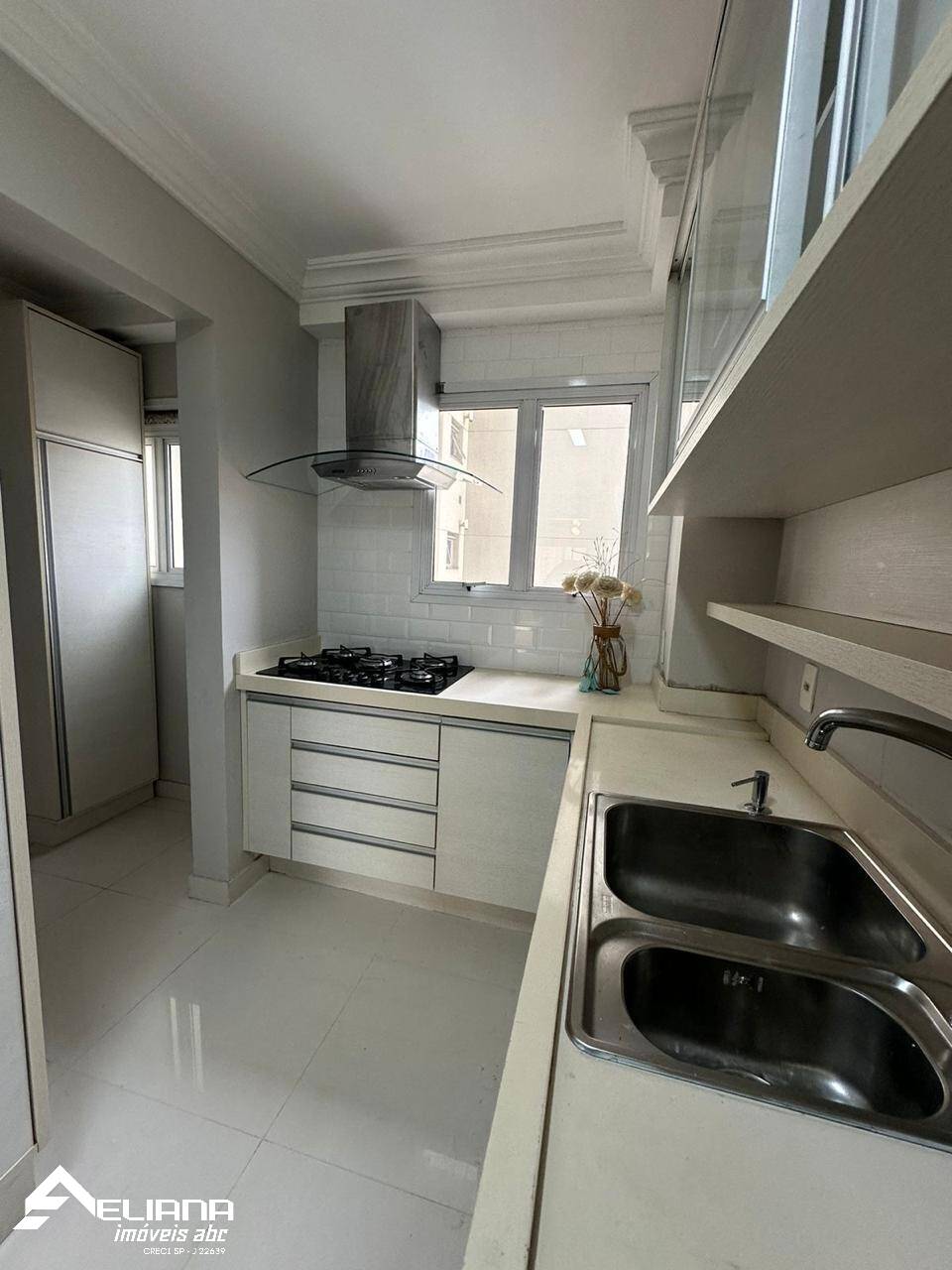 Apartamento à venda com 3 quartos, 110m² - Foto 9