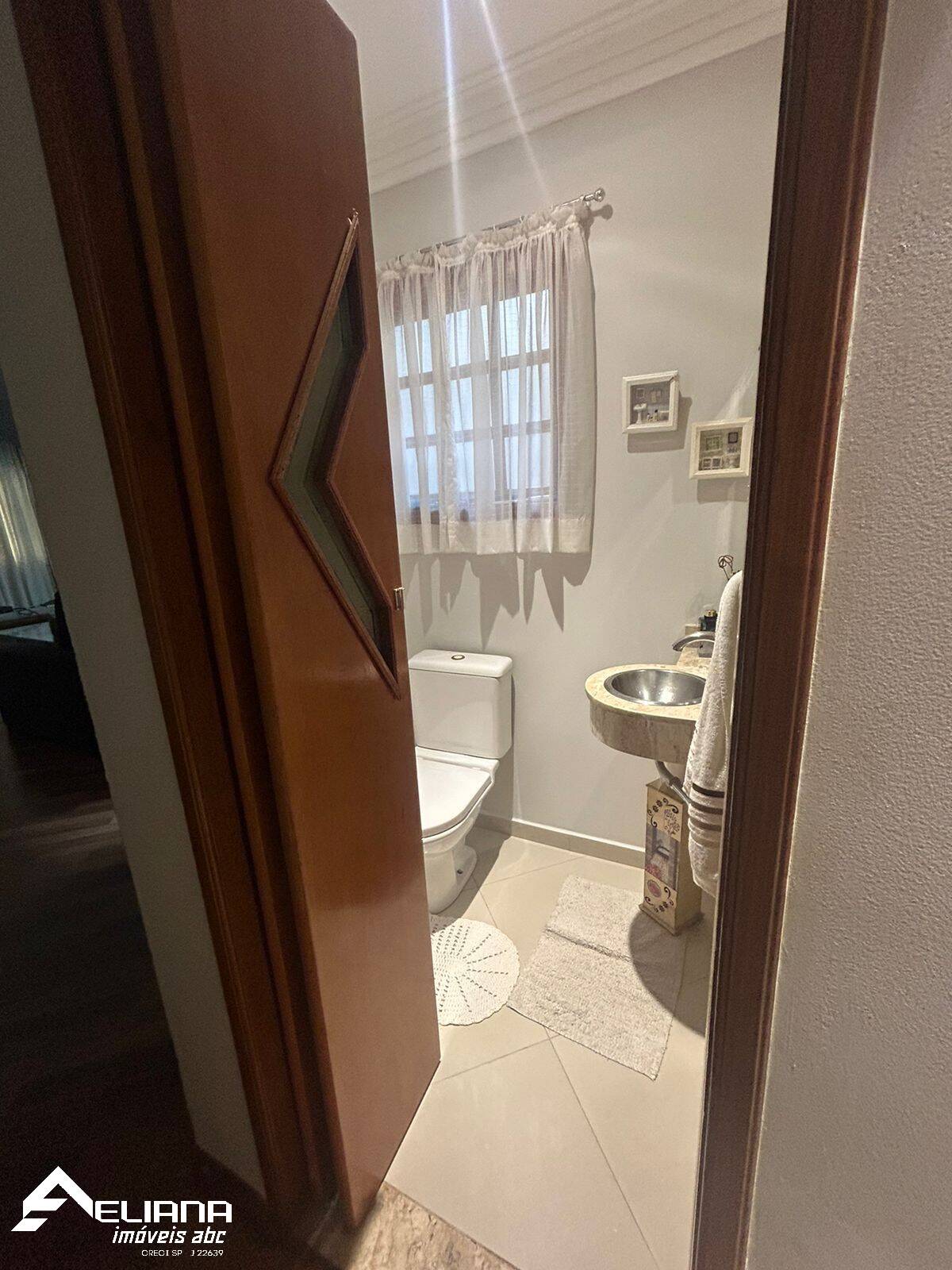 Sobrado à venda com 3 quartos, 200m² - Foto 23