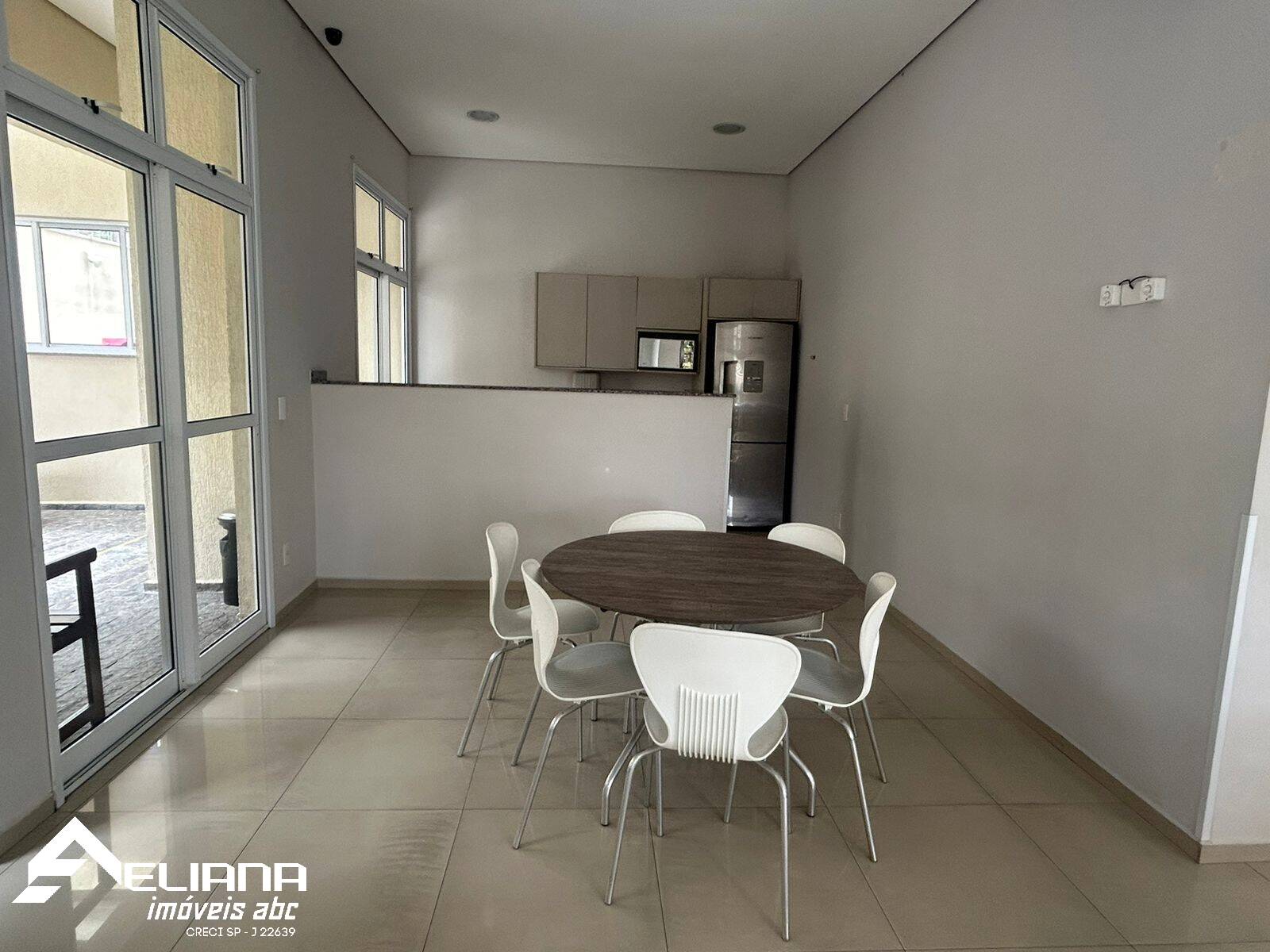 Apartamento à venda com 2 quartos, 76m² - Foto 10