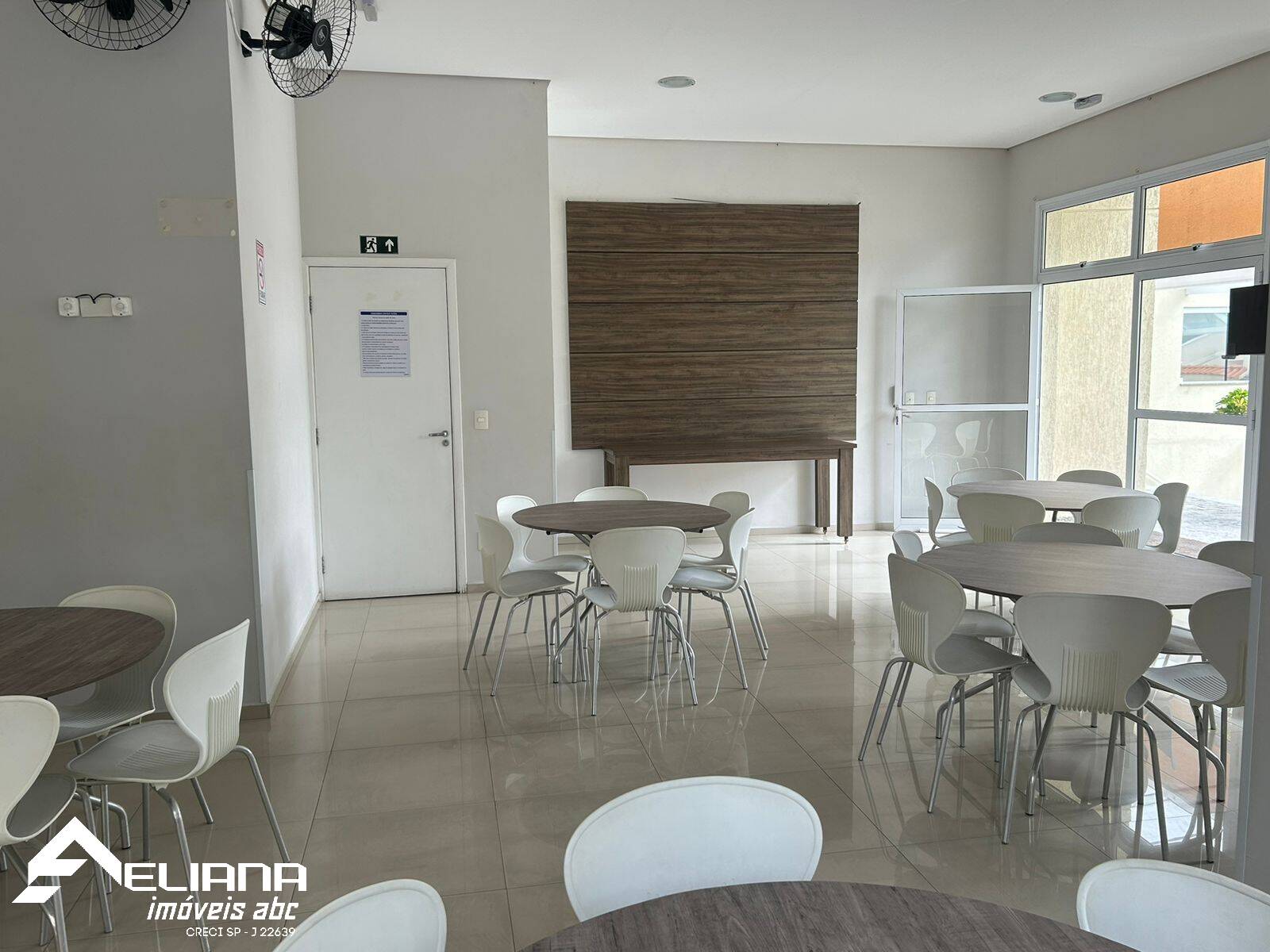 Apartamento à venda com 2 quartos, 76m² - Foto 12