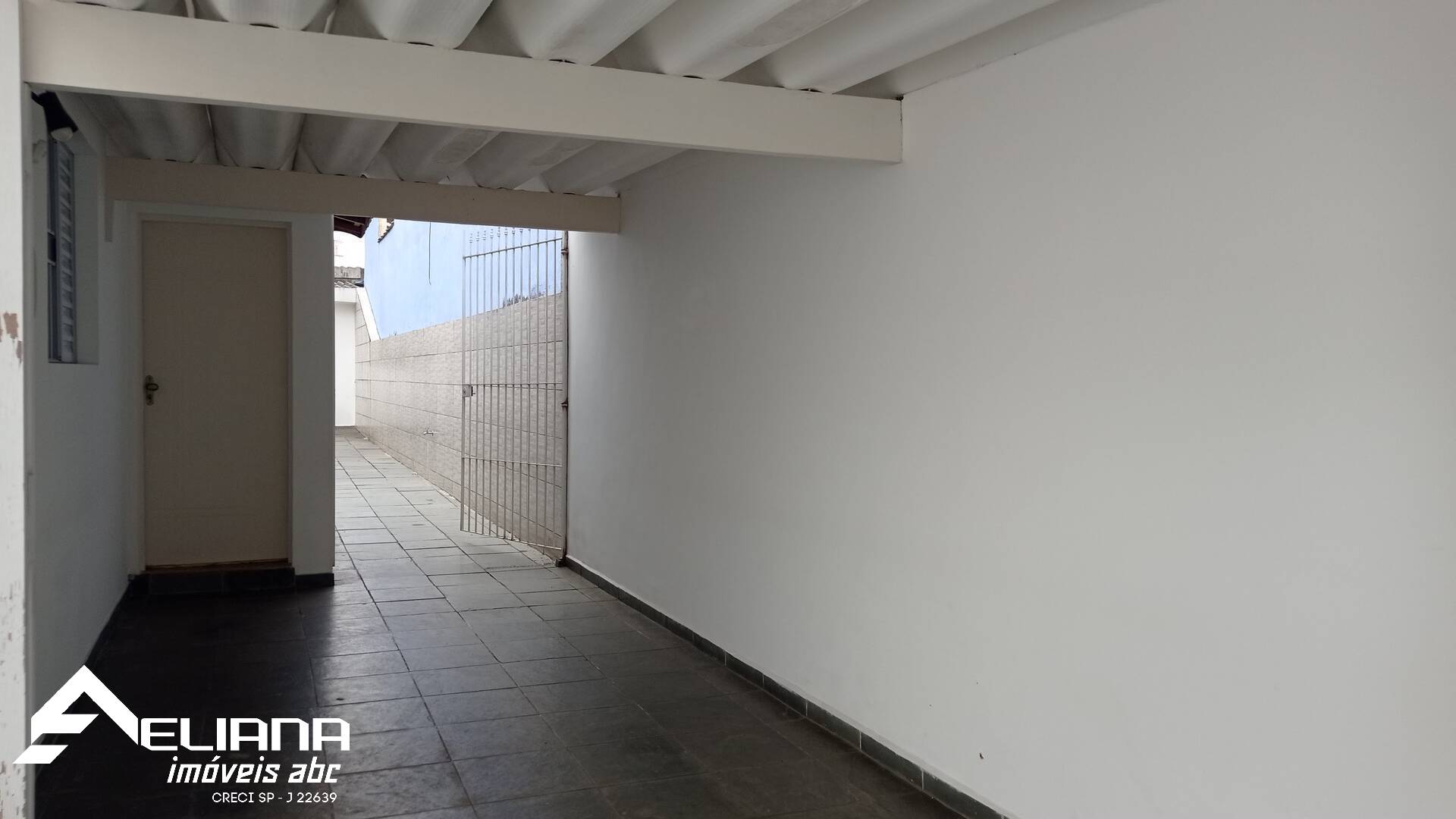 Casa para alugar com 2 quartos, 117m² - Foto 2