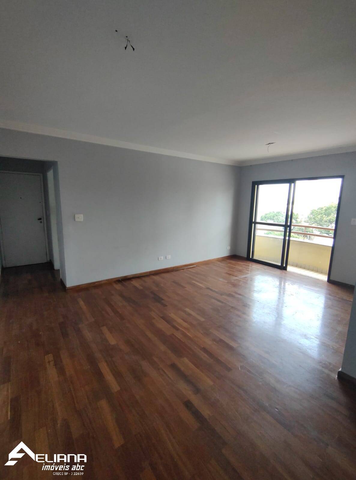 Apartamento à venda com 3 quartos, 95m² - Foto 2