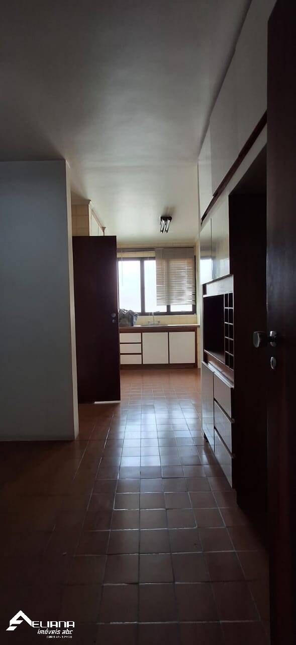 Apartamento à venda com 4 quartos, 140m² - Foto 8