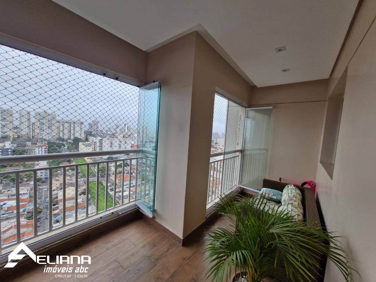 Apartamento à venda com 3 quartos, 146m² - Foto 2