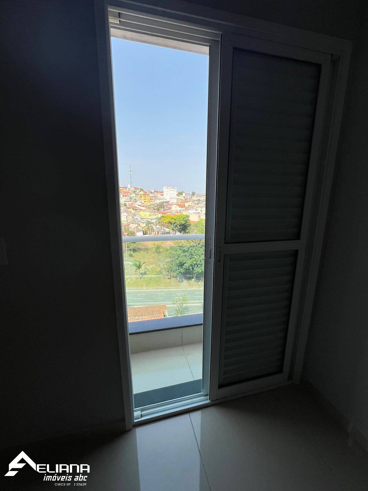 Apartamento à venda com 2 quartos, 56m² - Foto 2