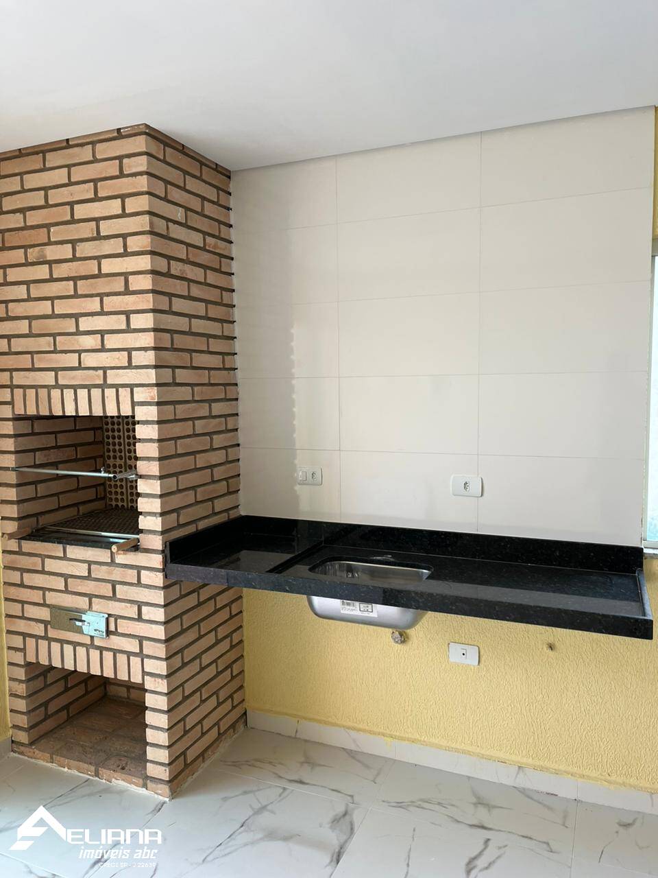 Apartamento à venda com 3 quartos, 200m² - Foto 1