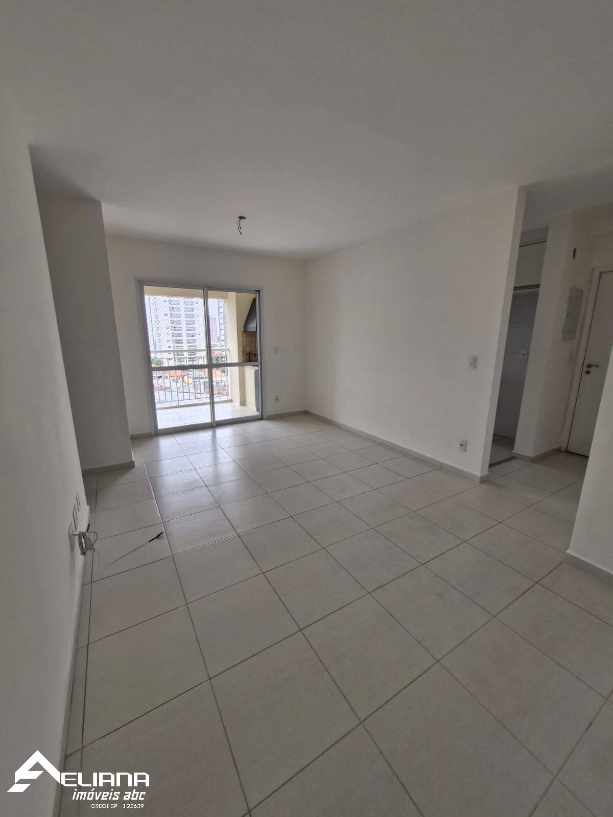 Apartamento à venda com 2 quartos, 70m² - Foto 8