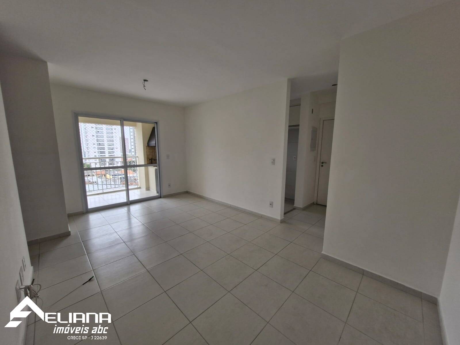 Apartamento à venda com 2 quartos, 70m² - Foto 6