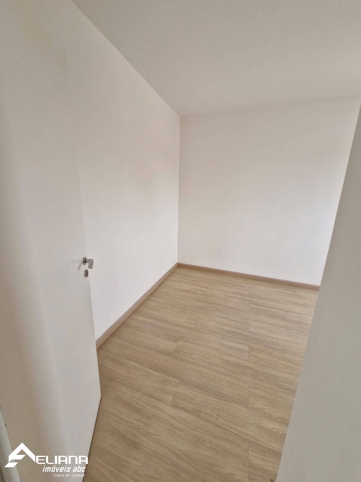 Apartamento à venda com 2 quartos, 70m² - Foto 19