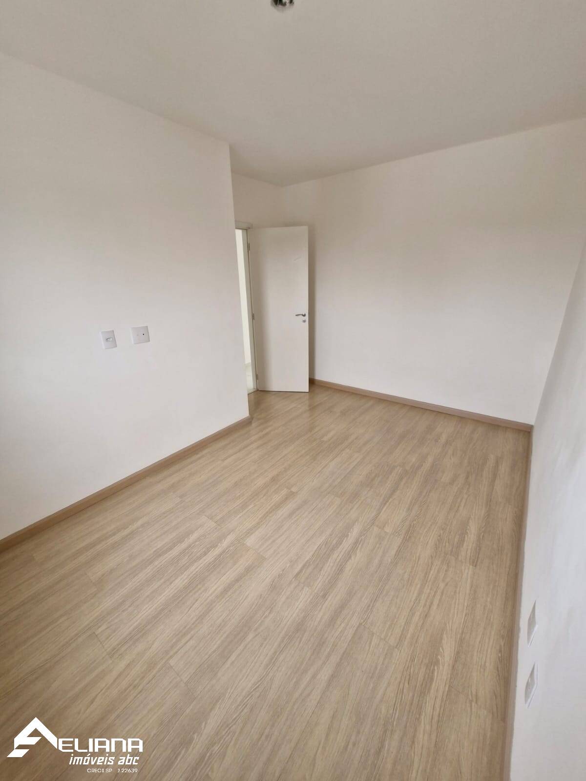 Apartamento à venda com 2 quartos, 70m² - Foto 21