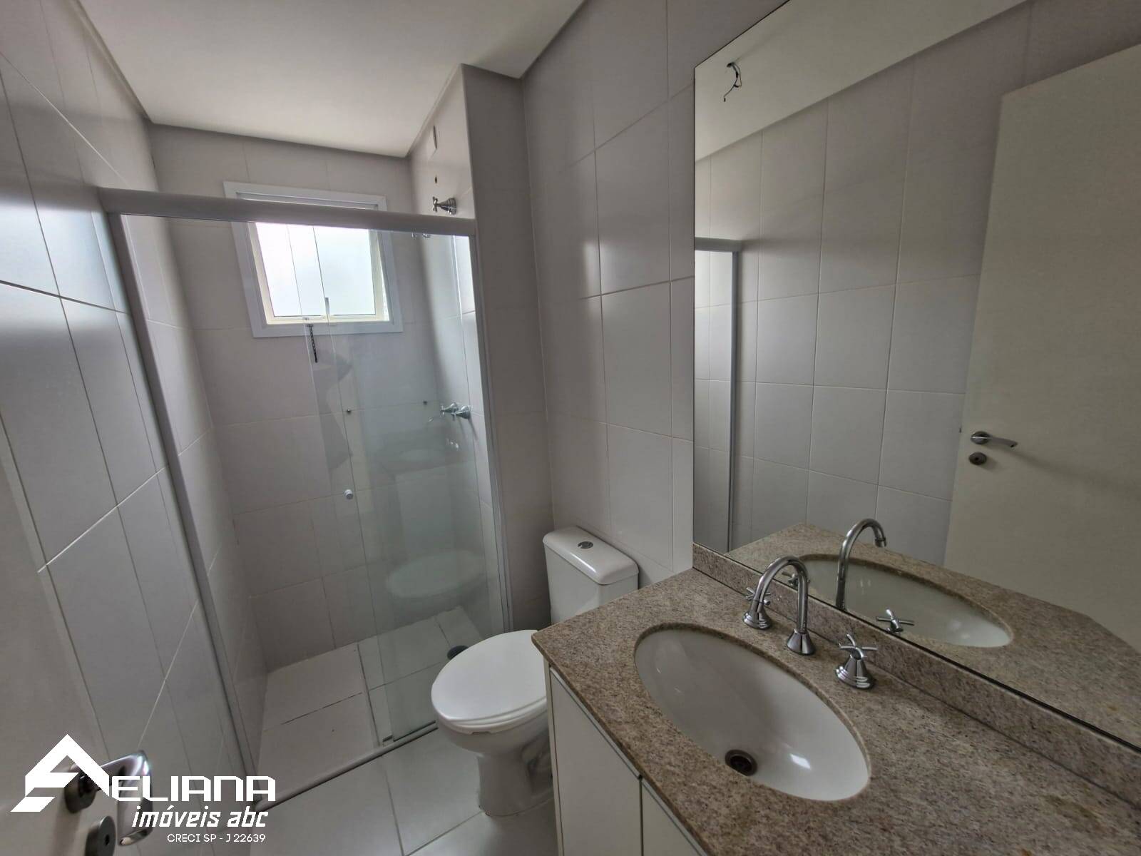 Apartamento à venda com 2 quartos, 70m² - Foto 25