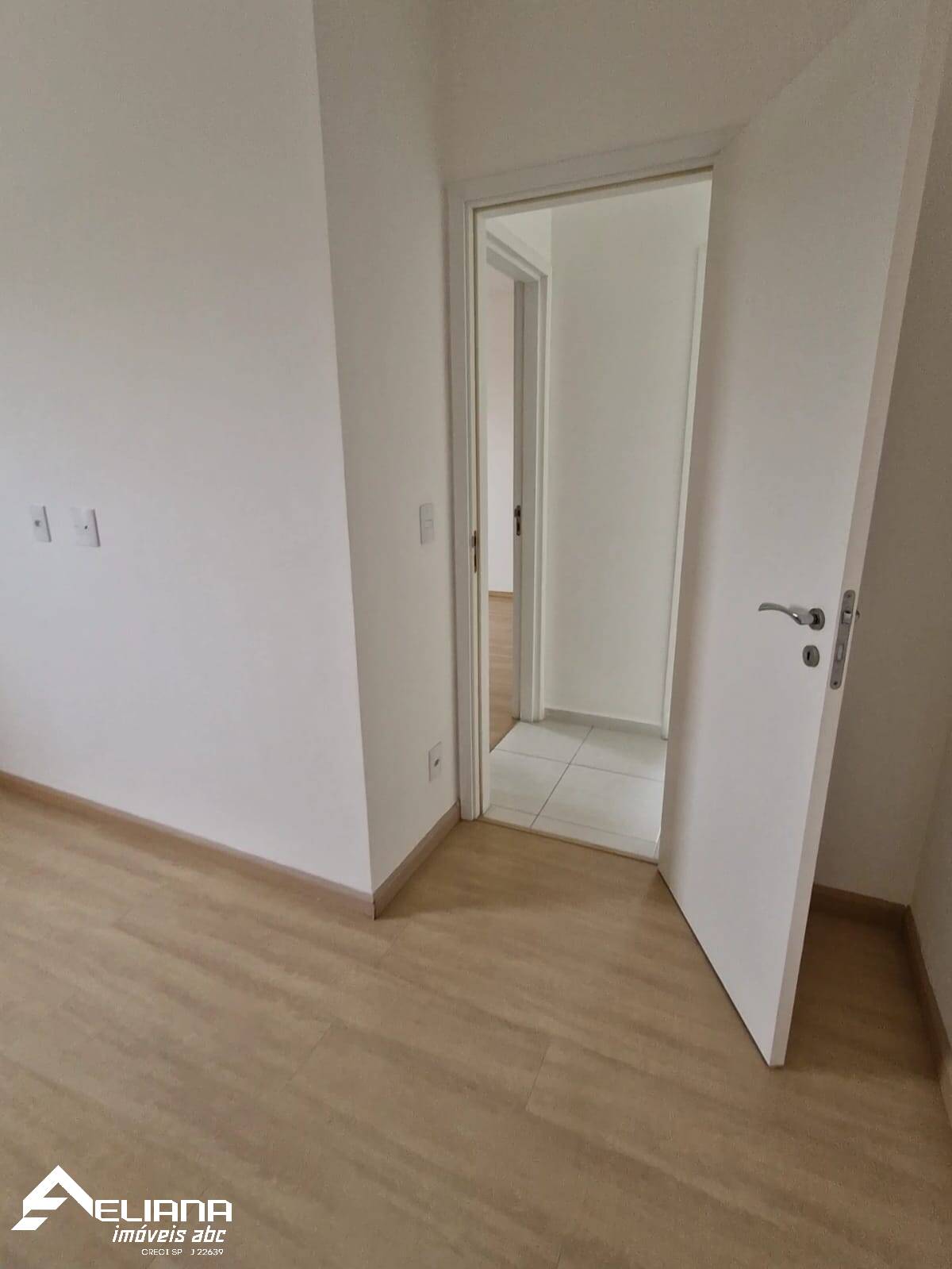 Apartamento à venda com 2 quartos, 70m² - Foto 15