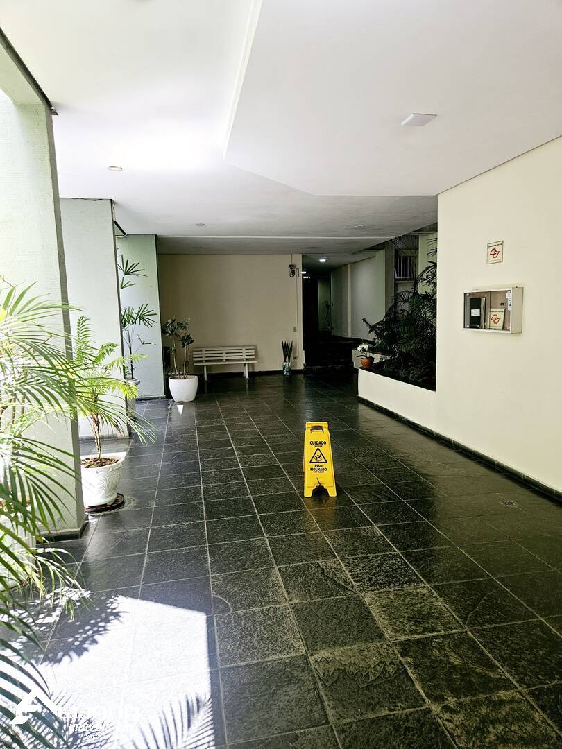 Apartamento à venda com 2 quartos, 68m² - Foto 13