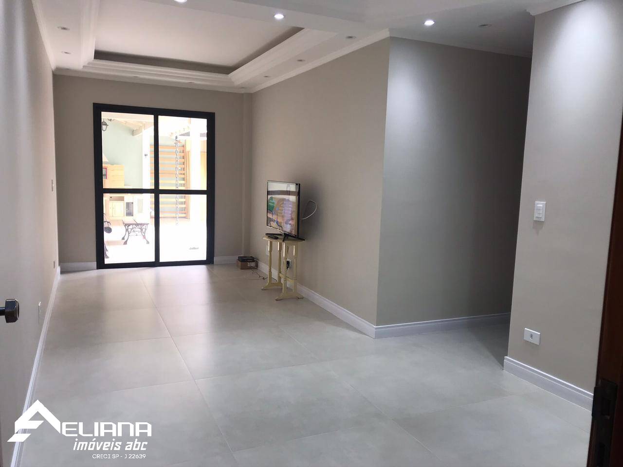 Apartamento à venda com 2 quartos, 65m² - Foto 1